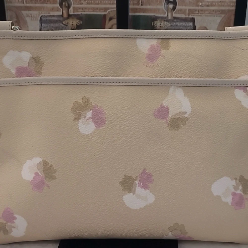 Coach Beachwood Taylor Floral Crossbody Bag - Picture 6 of 13